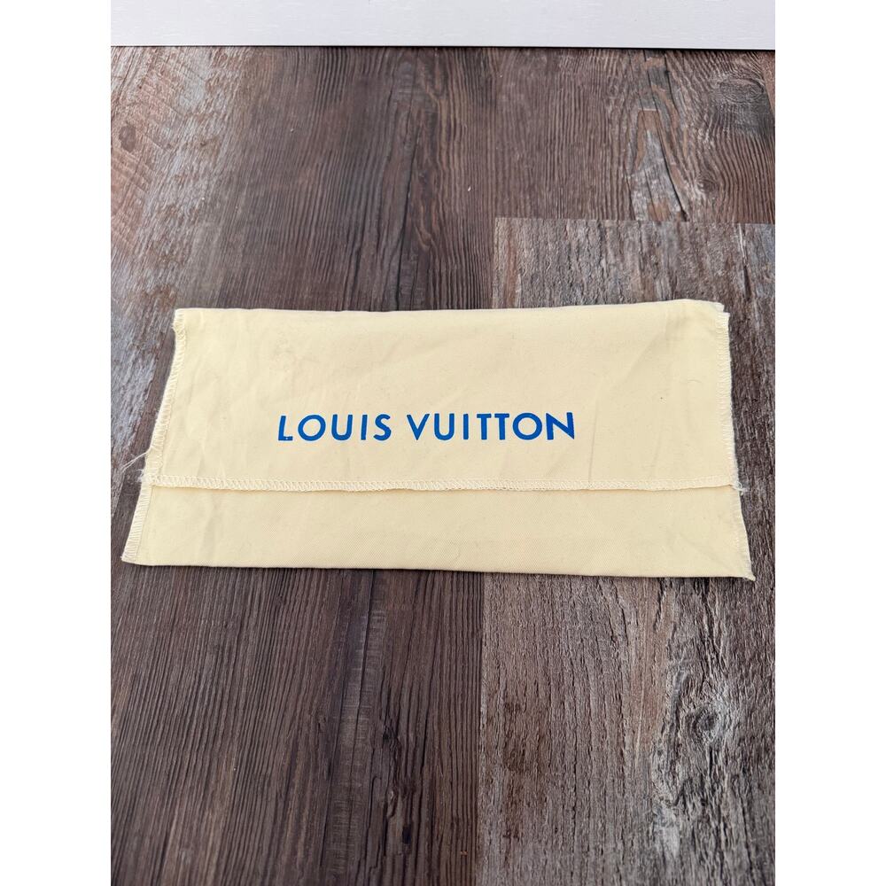 Louis Vuitton envelope style small Dust (wallet sized) GUC